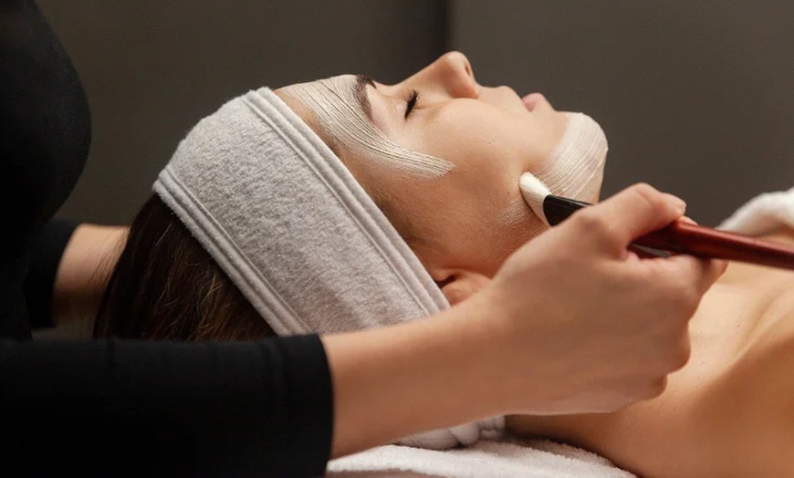 Image 2: Unveil Radiant Skin with One or Three Microneedling & Dermaplaning Facial Sessions