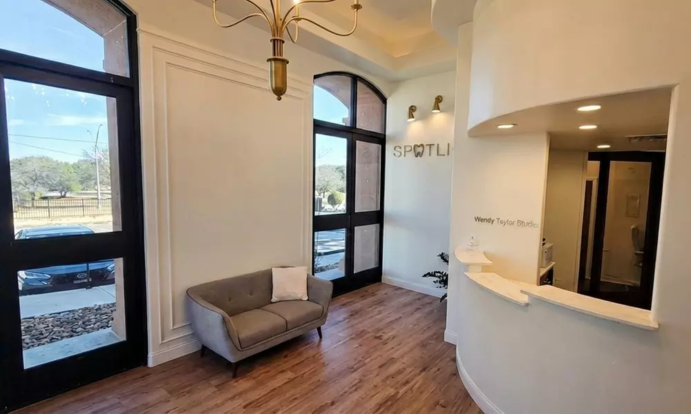 Aesthetics by Spotlight Offers Smooth Fine Lines with 20, 40, 60 or 100 Units of Botox Treatments(Up to 55% Off)