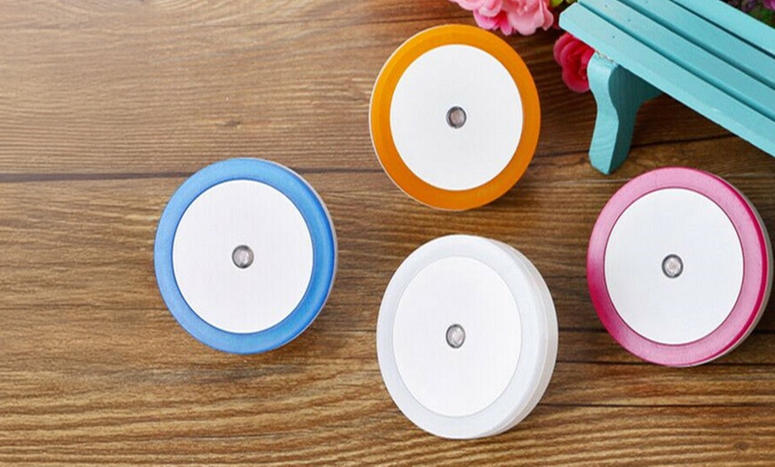 Image 2: 4-8 PCS Auto LED Light Induction Sensor Control Bedside Night Light In Wall Lamp