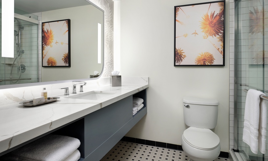 Image 6: Member Pricing: 4* Hotel Near Venice Beach With Shuttle, Pool 