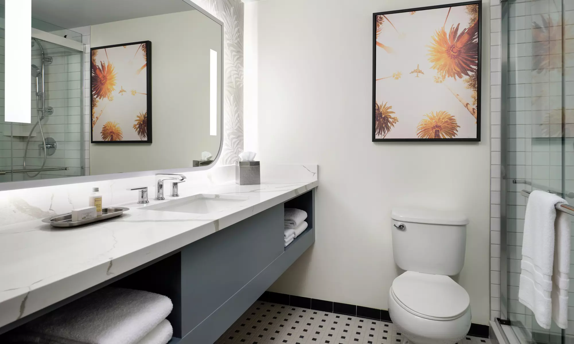 Member Pricing: 4* Hotel Near Venice Beach With Shuttle, Pool 