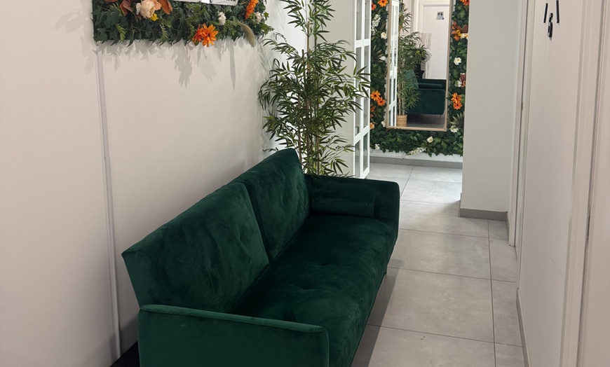 Image 5: 3 o 6 sesiones de bioestimulación o mesoterapia capilar para 1 persona