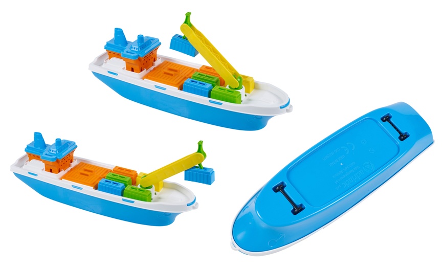 Image 6: Kids' Floating Toy Boat