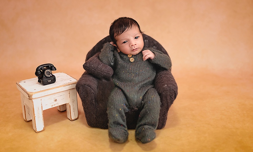 Image 2: Newborn Photography: Get a Standard, Deluxe or Solo Collection