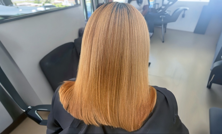 Image 6: Enhance Yourself with Hair Color and Highlight Services