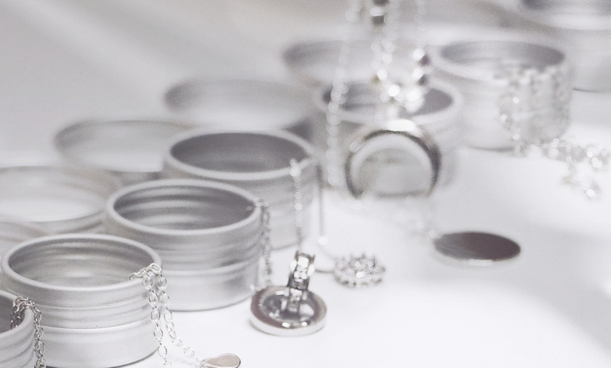 Image 6: 1x oder 2x Duftkerze mit Schmuck-Überraschung