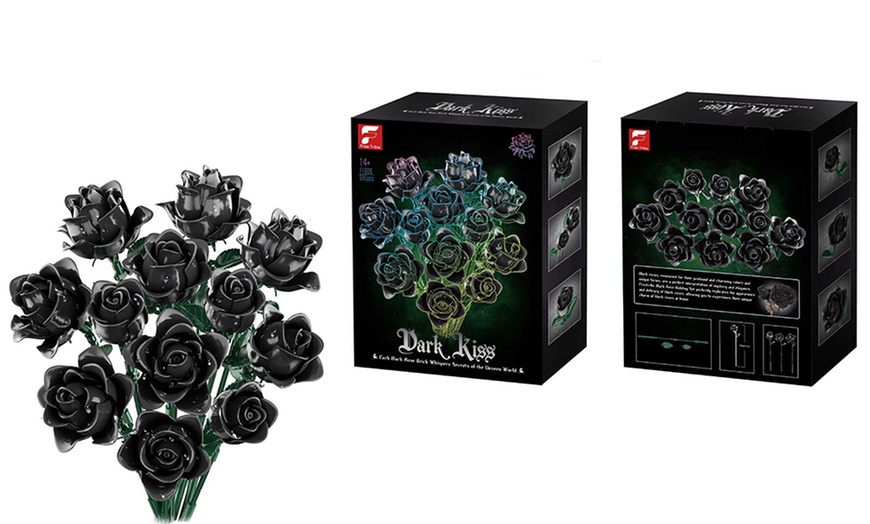 Image 2: Rose Building Blocks Set, 585 Pieces in Four Vibrant Colours