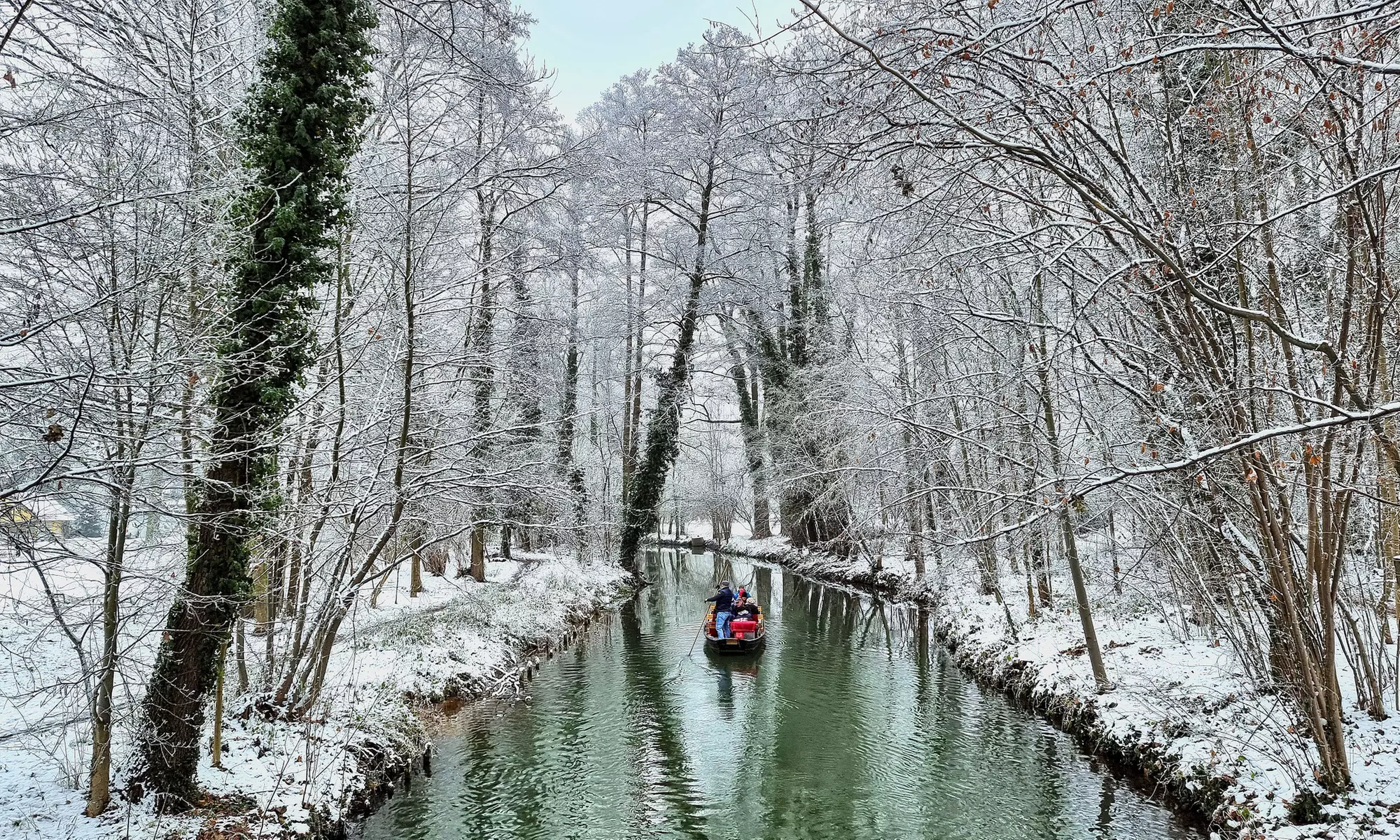 1 Std. Glühwein-Kahnfahrt inkl. Glühwein oder Tee für 2 od. 4 Personen