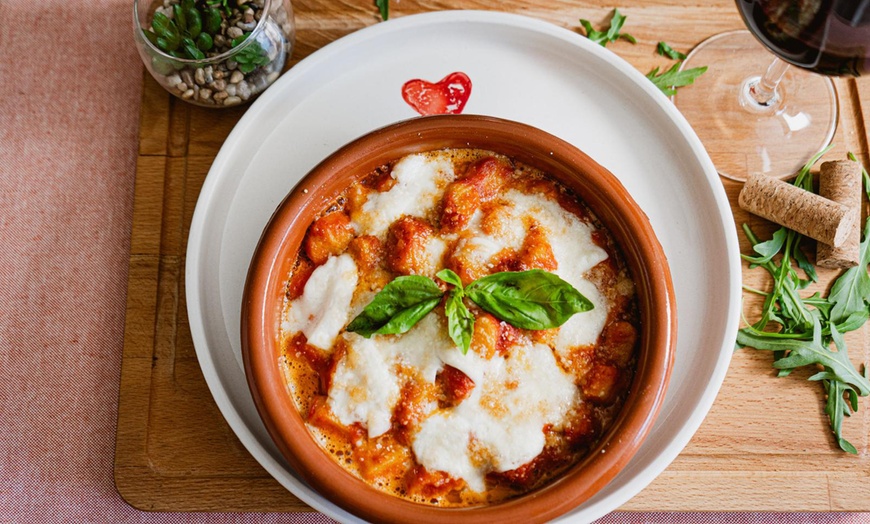 Image 7: ¡Experimenta Italia! Menú para 2 o 4 con opción a botella de vino 