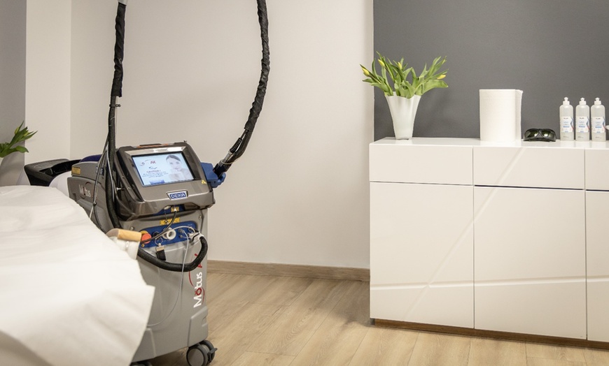 Image 6: Precyzyjne usuwanie zmian skórnych plazmą lub laserem