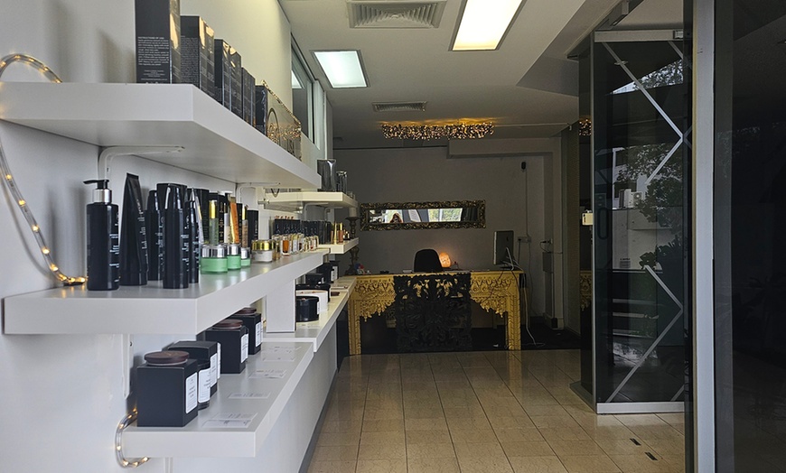 Image 5: Indulge in Luxe Pampering: Unwind with Face and Body Pamper Package!