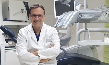 Visita specialistica odontoiatrica, pulizia dei denti, smacchiamento più 2 otturazioni (sconto fino a 87%)