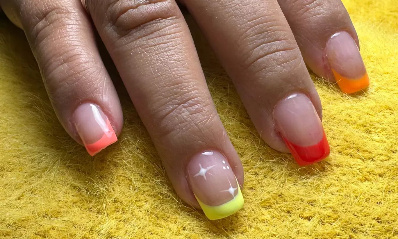¡Uñas a la última! Manicura y pedicura semipermanente en My Nails22