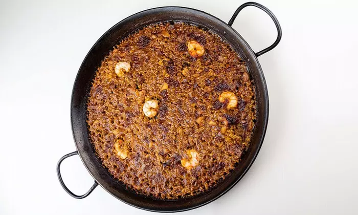 Menú mediterráneo para 2 o 4 con postres y vino con vistas al mar