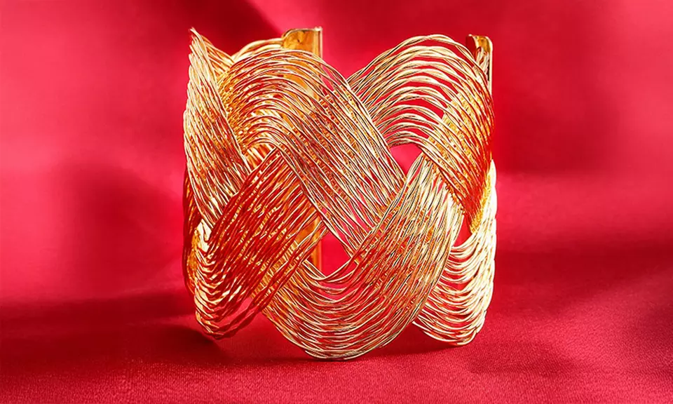 Romance The Interlocking Waves Bracelet