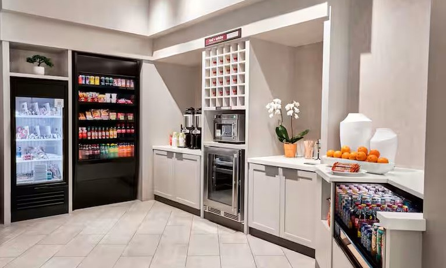 Image 20: Comfortable Budget Hotel Near LAX With Parking Included