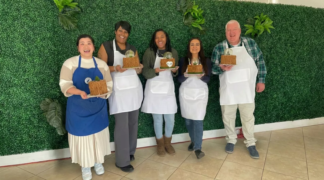 Master Cake Decorating: Hands-On Class with Mimosas & Light Bites at T&K So Fabulous Cakes