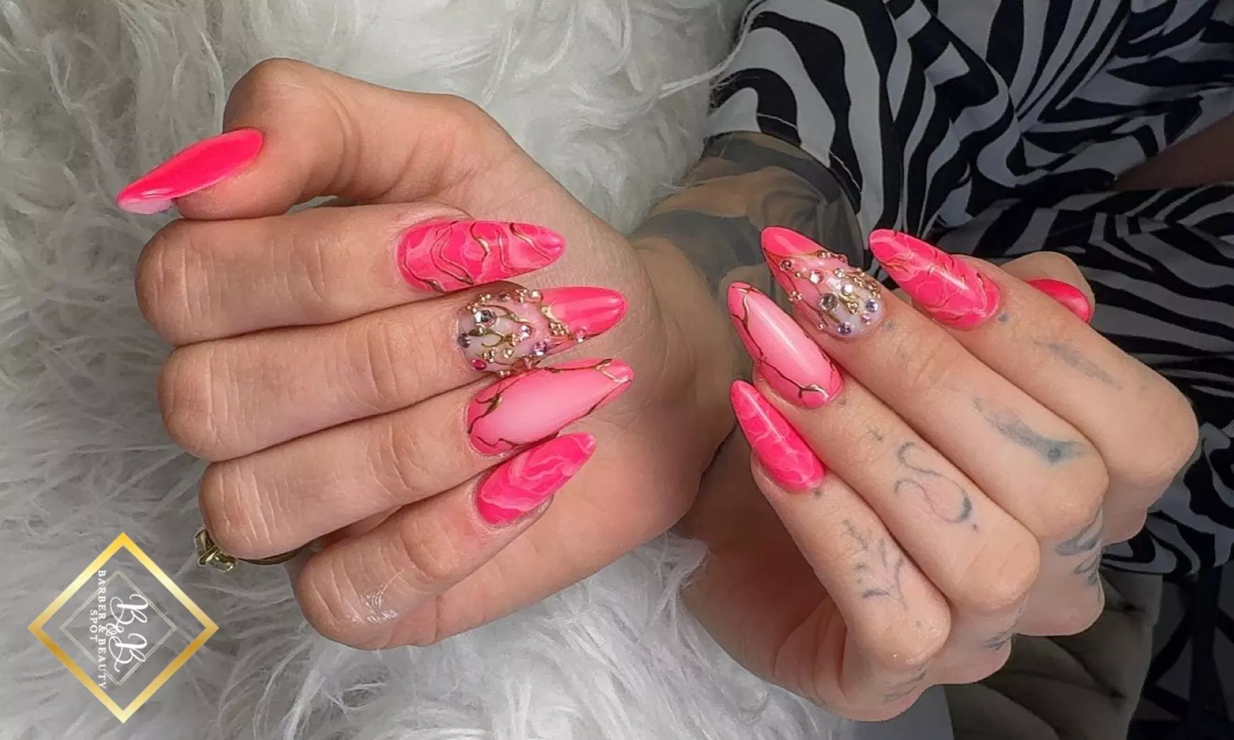 Manicure i pedicure hybrydowy dla pięknych dłoni i stóp