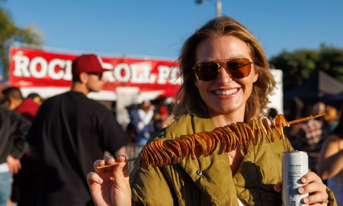 General Admission for Two to Foodie Fest with Two Drinks 