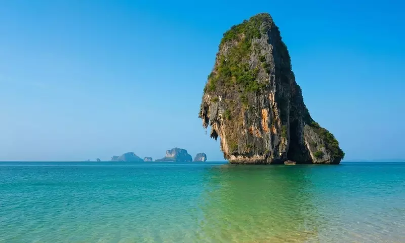✈ 10-Day Bangkok, Chiang Mai & Phuket Vacation with Air