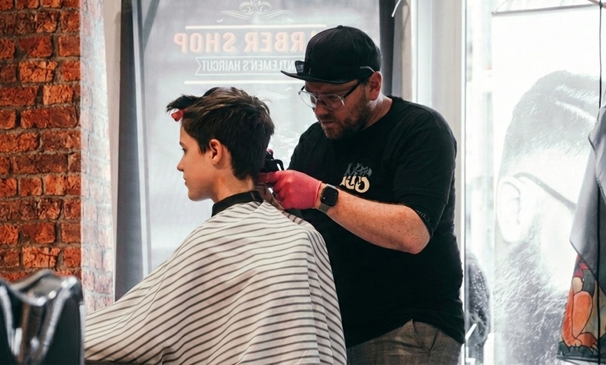 Image 3: Herrenhaarschnitt mit Waschen & Styling, optional inkl. Bart-Rasur