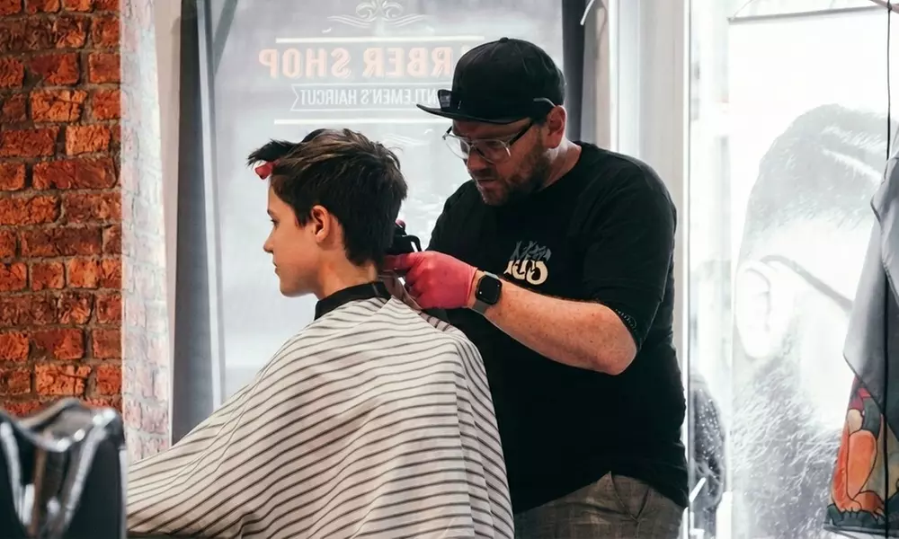 Herrenhaarschnitt mit Waschen & Styling, optional inkl. Bart-Rasur