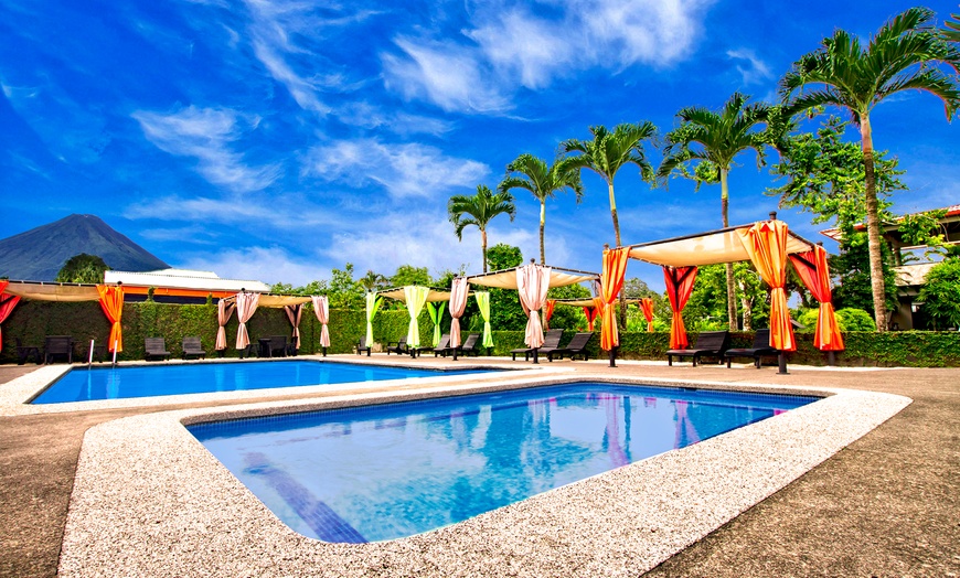 Image 1: ✈6-Night Costa Rica Volcano & Beach Trip w/Air, Car from Travel by Jen