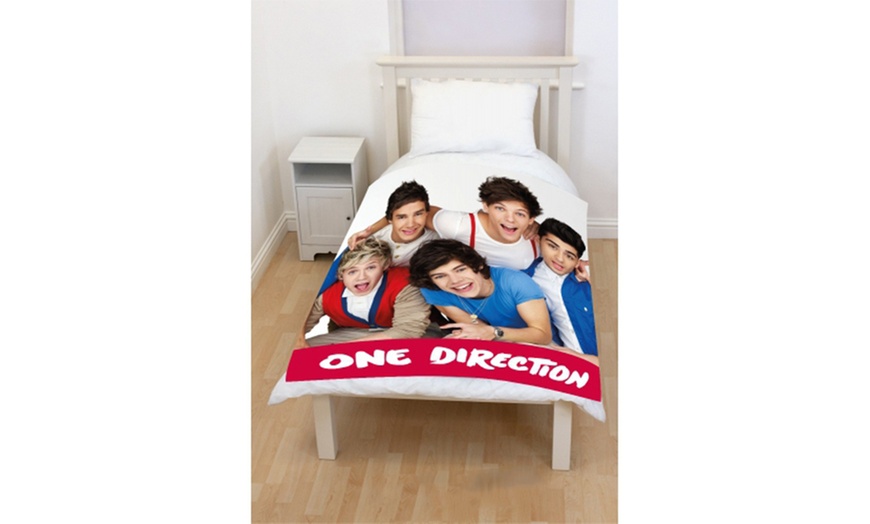 Image 22: Disney Fleece Blanket