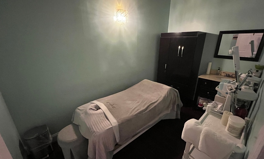 Image 3: Relax with a 50- or 60-Minute Massage at EVIVE Spa - Springfield