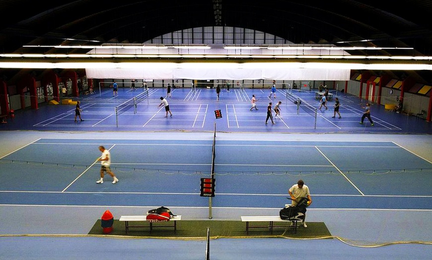 Image 4: 1 - 2 Std. Badminton, Indoor-Golf oder Tischtennis für 2 Pers.