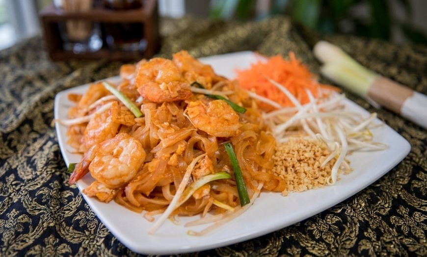 Image 2: Feast on Authentic Thai Party Trays for Gatherings