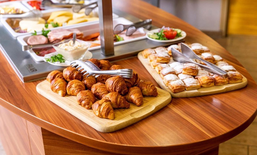 Image 6: Ungarn: 2-7 Nächte für Zwei mit Halbpension & Vulkan Therme