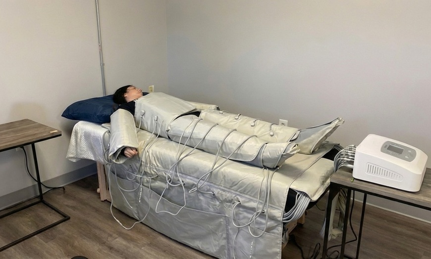 Image 2: Cryo T Shock Fat Freezing Options: 1–5 Sessions w/ Optional Endosphere