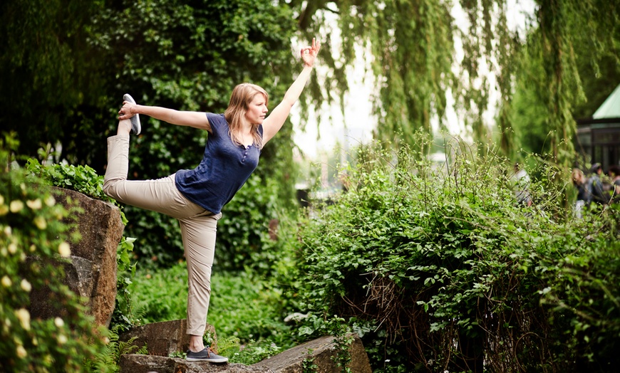 Image 15: Vind je flow: 5 of 10 yoga- of pilateslessen naar keuze in Groningen