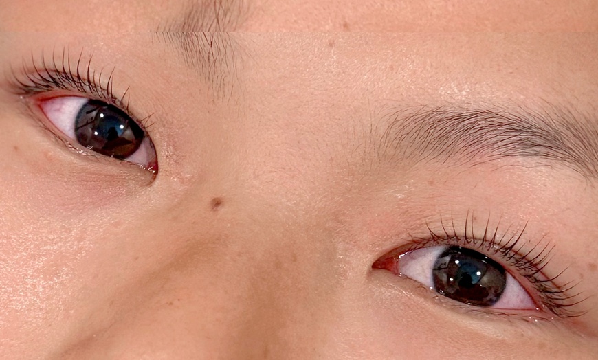 Image 2: Achieve Stunning Lashes with Korean Lash Lift!