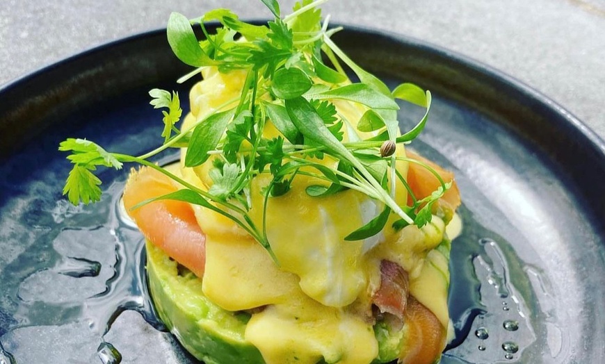 Image 2: Savor Every Bite: Bottomless Brunch for 2, 3, or 4 People!