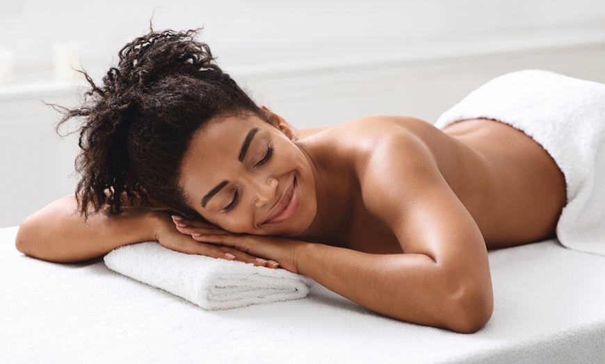 Image 1: Relax with Relaxation/Pre/Post Natal or Lymphatic Drainage Massage