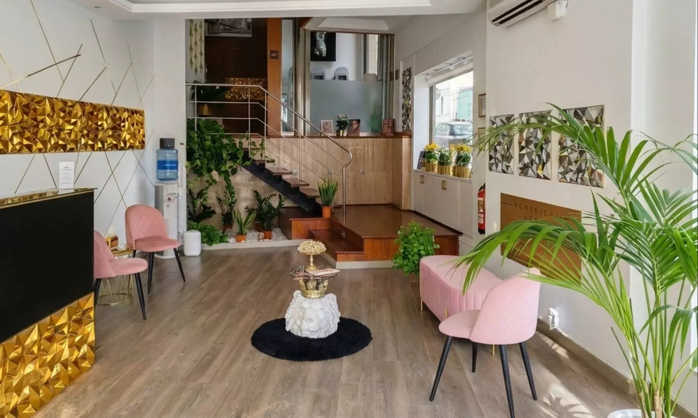 Laminado de cejas coreano o lifting y tinte de pestañas coreano