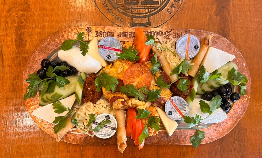 Image 1: Frühstückstablett inkl. Türkischer Çay für 2, 4 oder 6 Personen