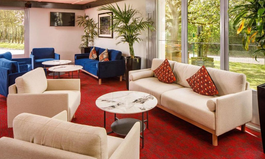 Image 5: Coventry: Double or Twin Room with Breakfast