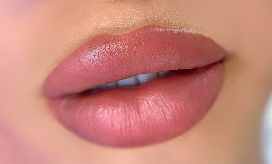 Image 4: Tijd besparen? Kies voor langdurige permanente make-up naar keuze