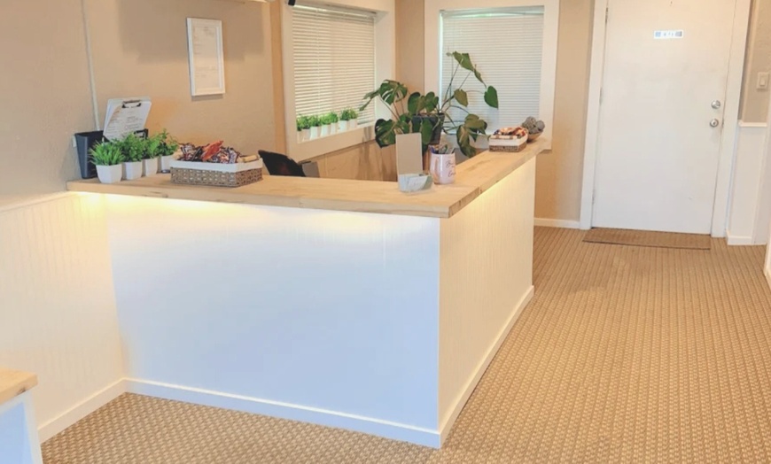 Image 2: Luxury Head Spa for 1 or 2 w/Upper-Body Massage + Hot Stones & Robes