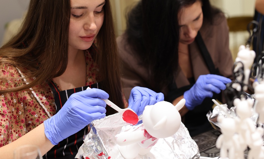 Image 1: Taller de pintura de un osito de peluche para 1 o 2 personas