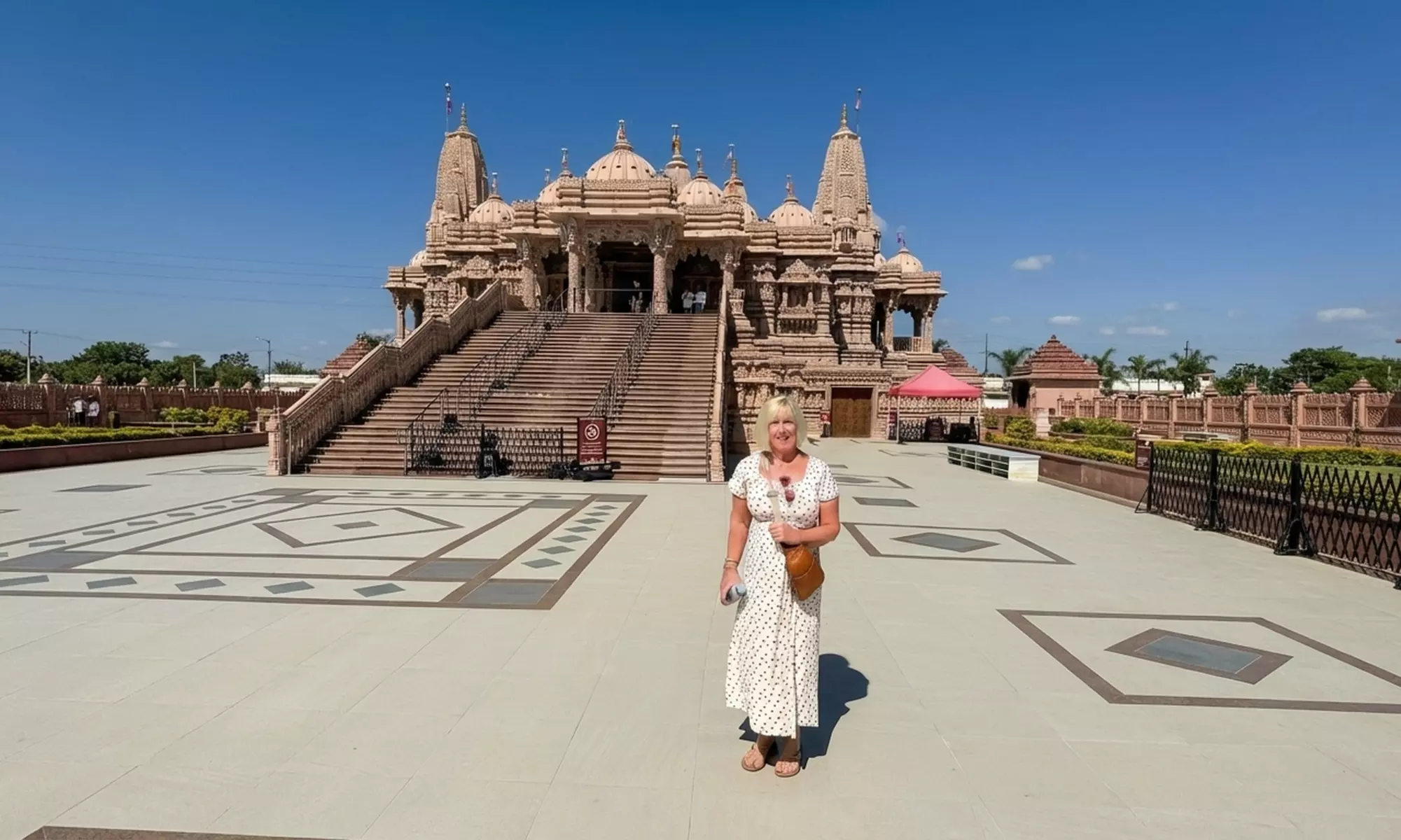 Private LA Tours: Hollywood Hills, City, or Temples