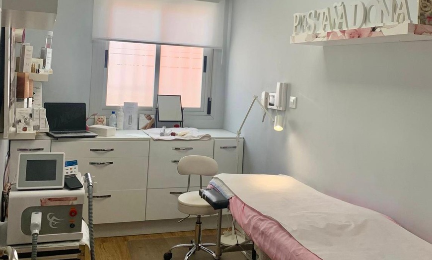 Image 3: 1 o 2 sesiones de peeling químico facial