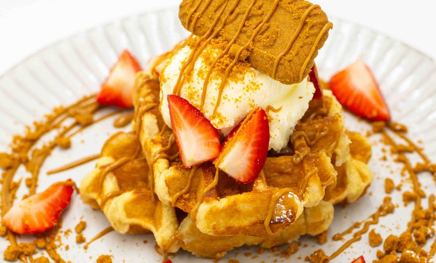 Image 5: Smashed Avo, & More: Breakfast or Lunch for 2 or 4 with Tea or Coffee