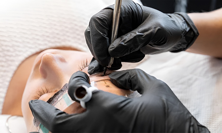 Image 2: Holistische HIFU behandelingen voor een frisse en stevige huid