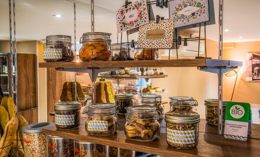 Image 6: Near Paris: double room with breakfast