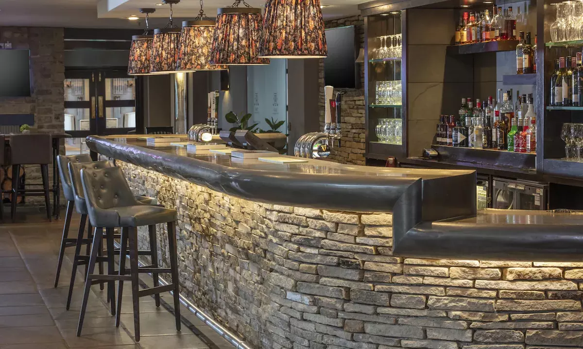 Northumberland: 1 Night Stay w/Breakfast, Dining Credit, and Late C/O