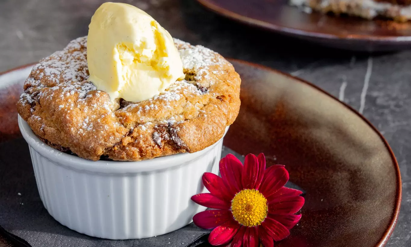 2-Course Dining & Cocktails for 2–4 People with Live Music at 3Sixty